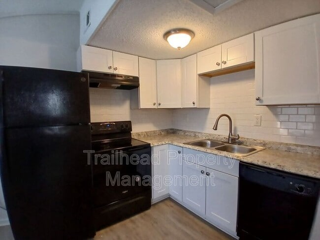 Building Photo - 519 Maier Dr
