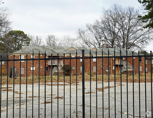 Building Photo - Wooddale Condominiums