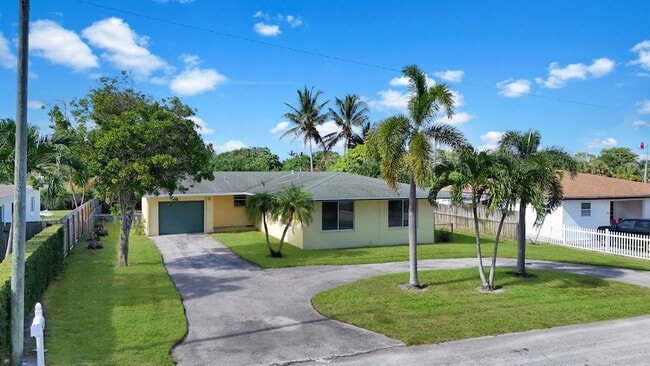 Photo - 2022 Collier Ave House