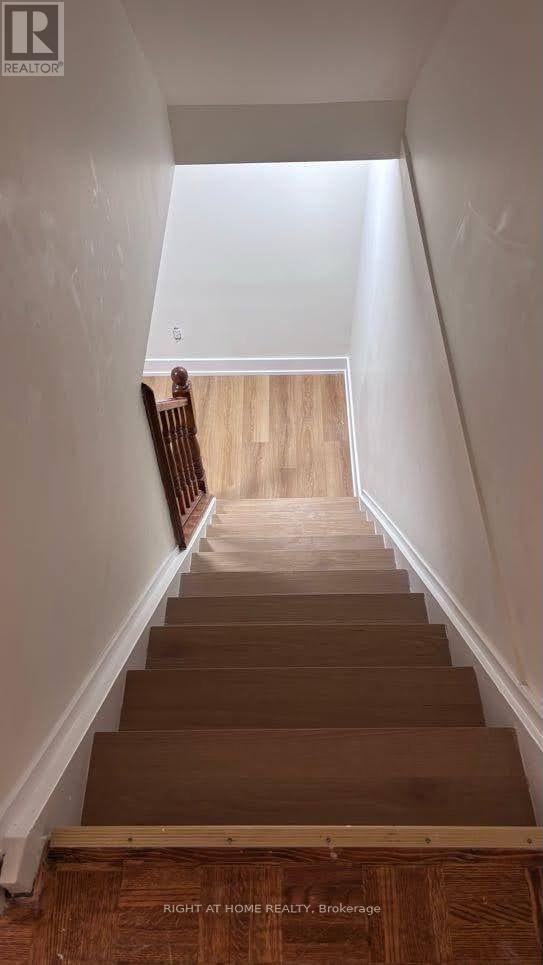 Building Photo - 584 Forestwood Crescent