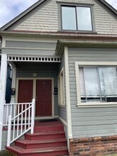 Building Photo - 3121 Hoyt Ave