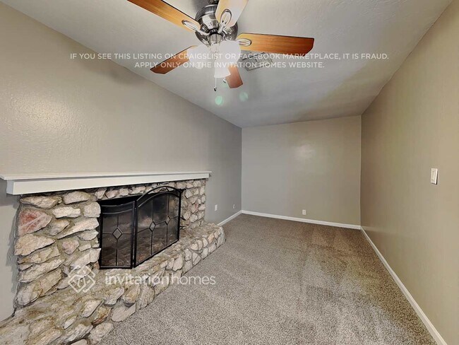 Foto del edificio - 2532 E Clarendon Ave