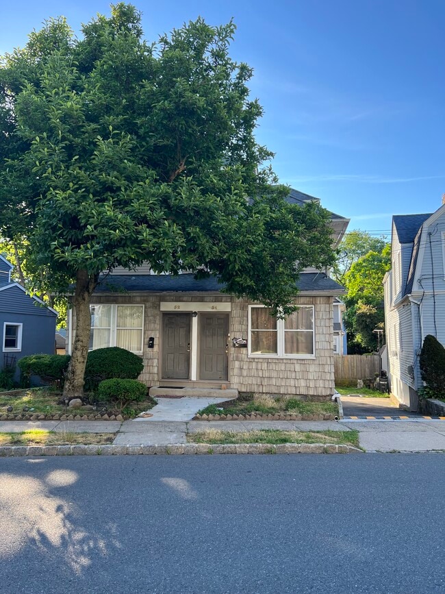 Building Photo - 54 Ashwood Ave