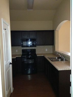 Foto del edificio - 355 Armstrong Ln