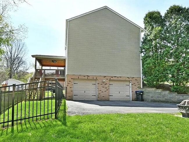 Building Photo - 290 Shady Glen Dr
