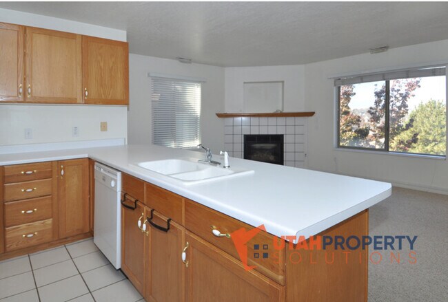 Building Photo - 9255 Jefferson Cove