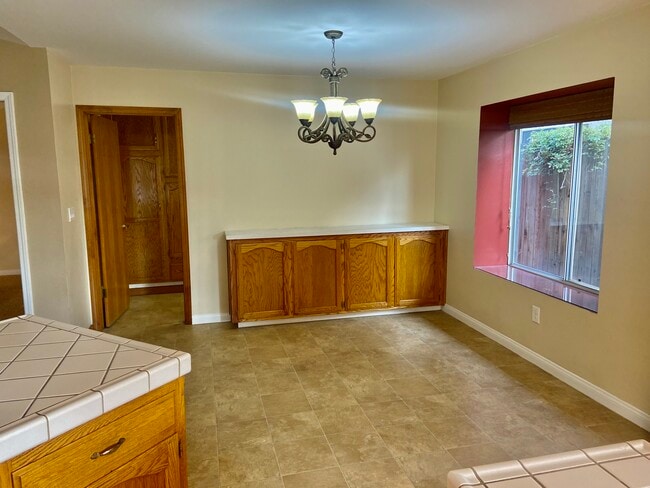 Building Photo - 9915 Tuscarora Dr