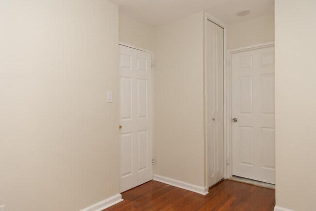 Foto del edificio - 1275 E 51st St