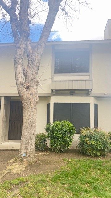 Building Photo - 4757 N Woodrow Ave