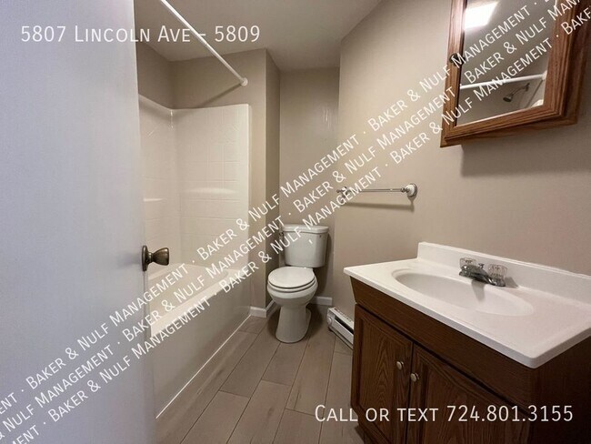 Building Photo - 1st Floor Unit in Export - Cats Allowed