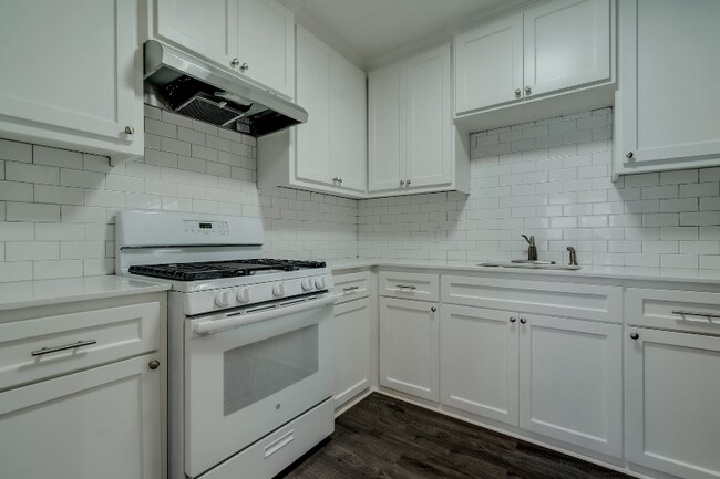 Foto del edificio - 1657 Bonnie Brae St