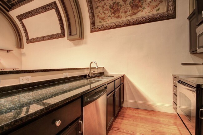 Foto del edificio - 10 E Main St