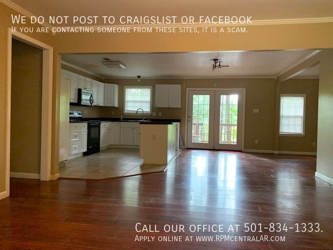 Building Photo - 1306 E Twin Lakes Dr