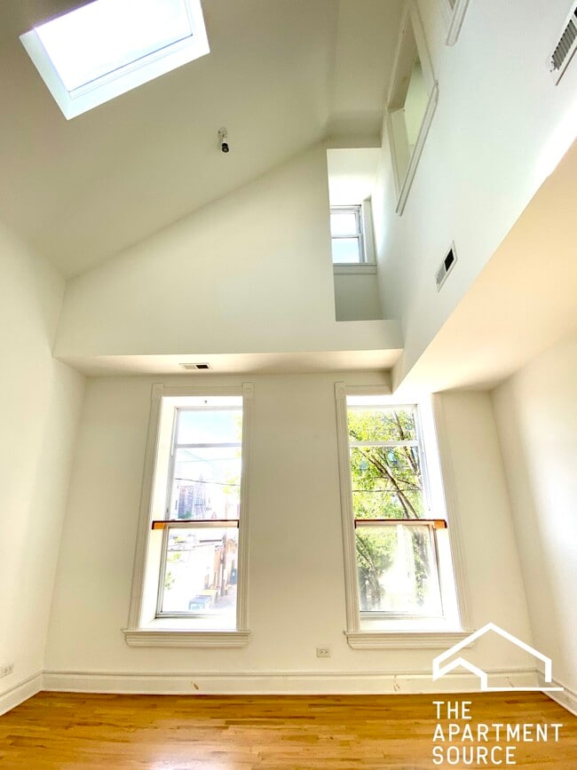Building Photo - 1248 W 18th St