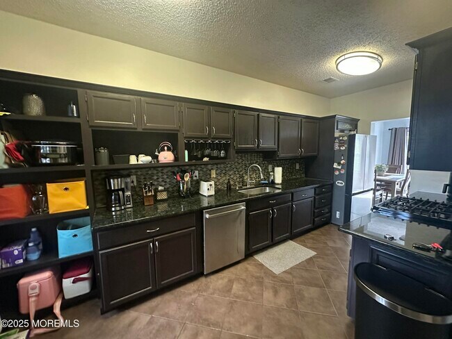 Building Photo - 2504 Strawberry Patch Ct