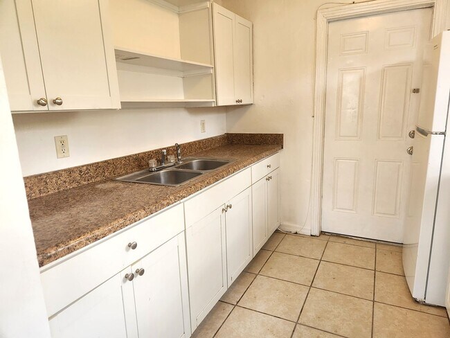 Foto del edificio - Cozy 2-bedroom, 1-bath home in Daytona Beach