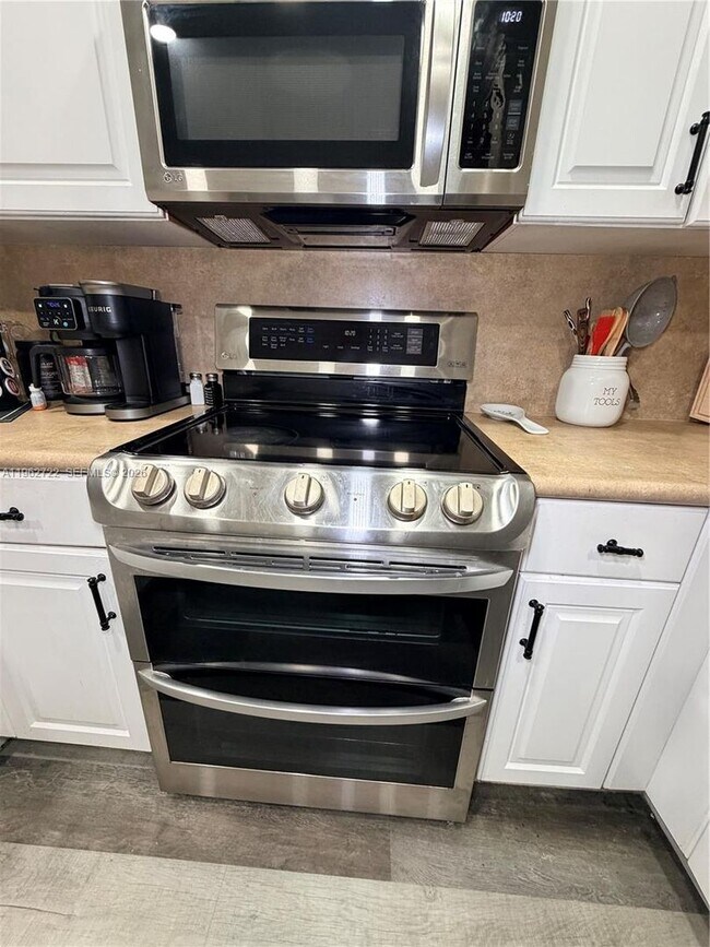 Foto del edificio - 2677 SW 83rd Terrace