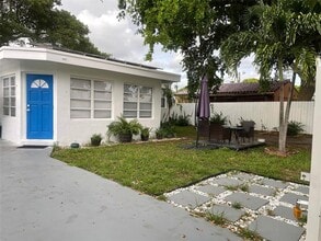 Building Photo - 2111 Adams St Building Photo - 2111 Adams St