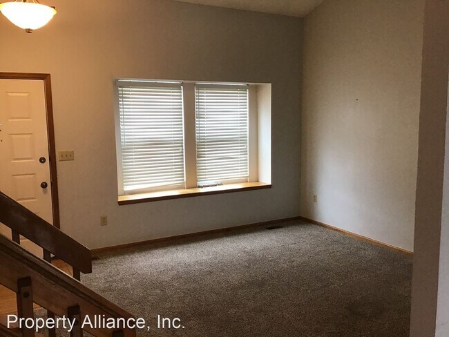 Building Photo - 4 br, 2.5 bath House - 10538 Cherry Street