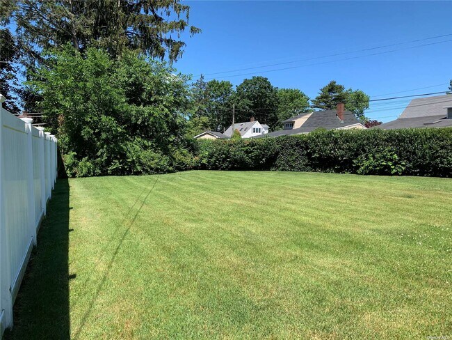 Building Photo - 32 Boxwood Ln