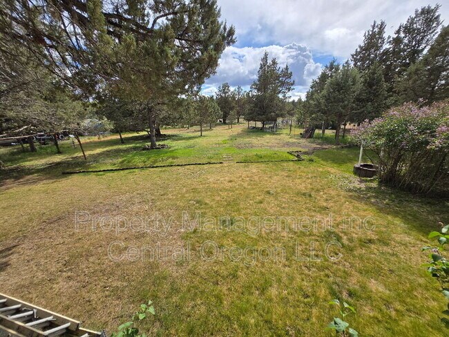 Foto del edificio - 8115 SW Crater Loop Rd