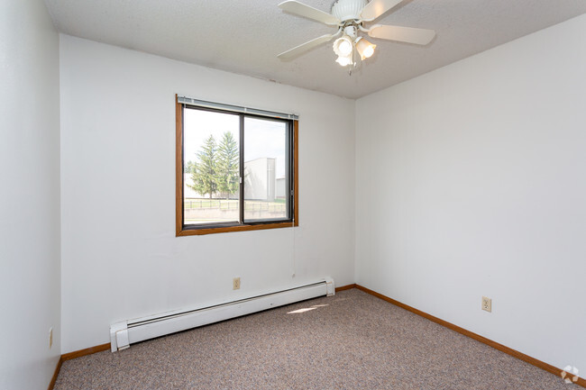 2BR, 1BA - 725 SF - Bedroom - Finkbine Lane