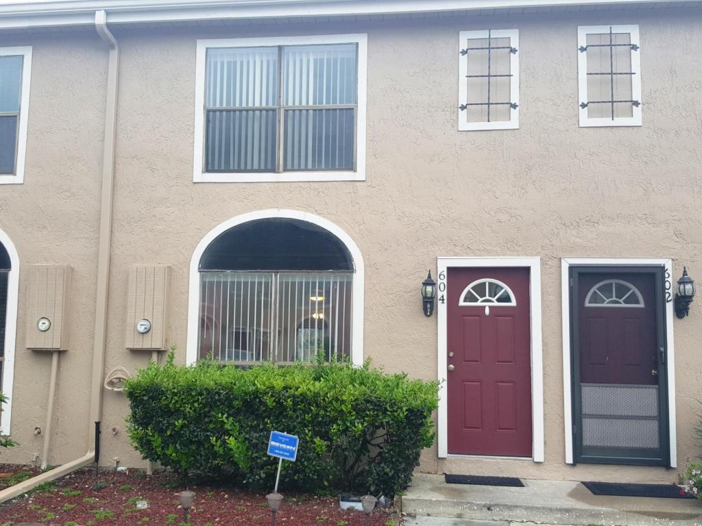 Foto principal - 604 Casa Park Ct #A
