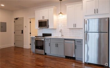 Building Photo - 15 Cranston Ave