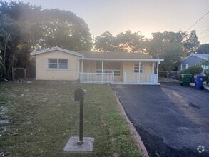 Building Photo - 2900 Sunshine Blvd