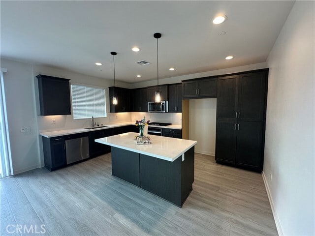 Foto del edificio - 27861 Solitude Ave