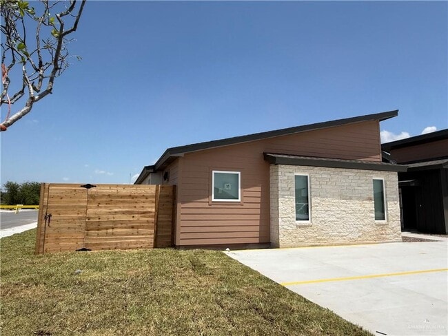 Building Photo - 4000 Peach Ln