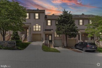 Building Photo - 3204 Stoneham Dr