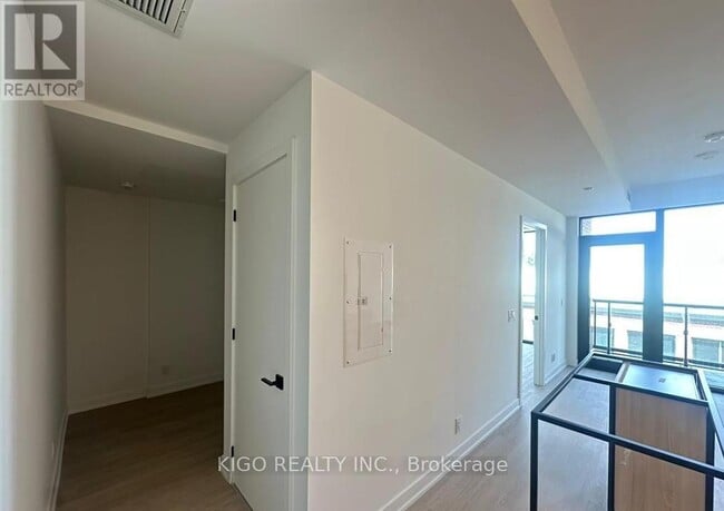 Building Photo - 699 Sheppard Ave E