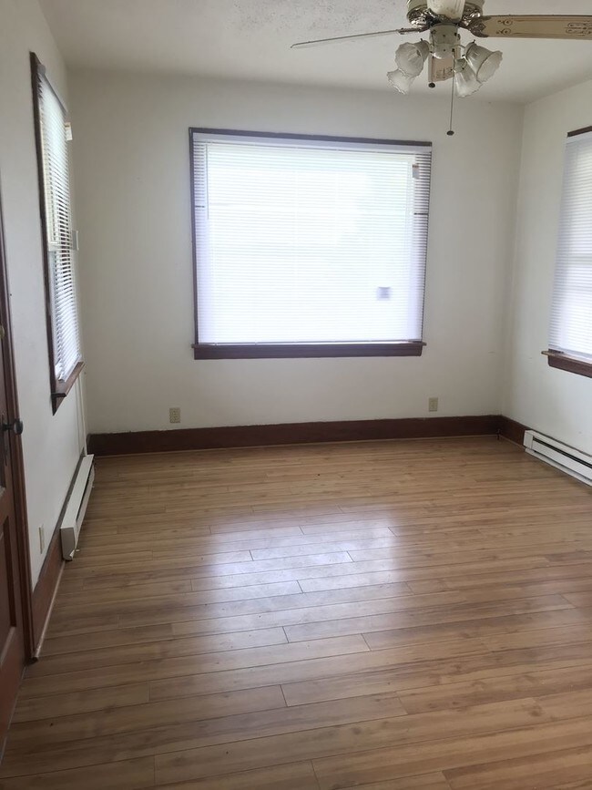 Foto del edificio - 3 br, 2 bath House - 2084 LONG LEVEL ROAD