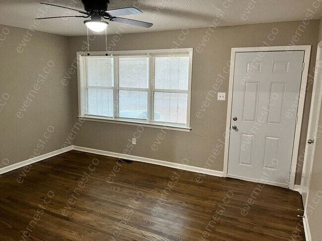 Building Photo - 825 W South St