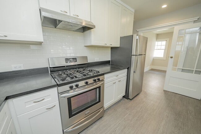 Photo - 2209 Cedar Street Apartment