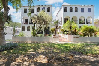 Building Photo - 437 Santander Ave