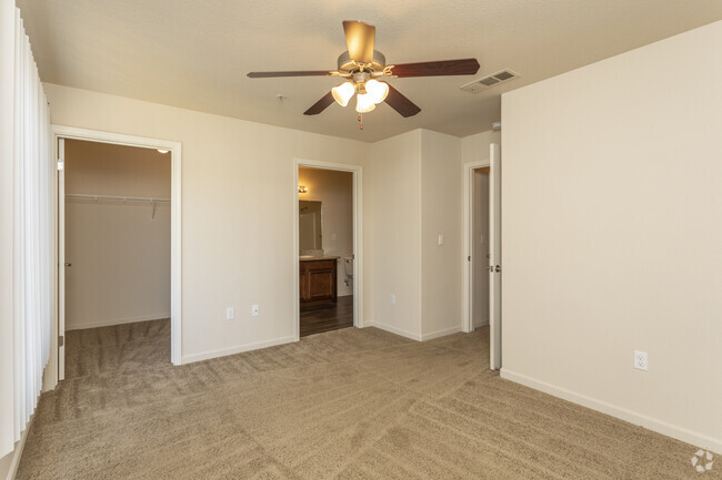 Tollhouse Crossing Apartments - 102 Fowler Ave Clovis, CA | Apartments.com