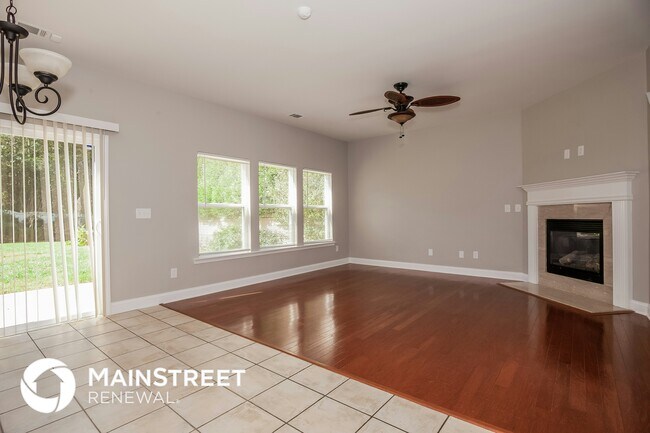 Foto del edificio - 2111 Maple Tree Ct