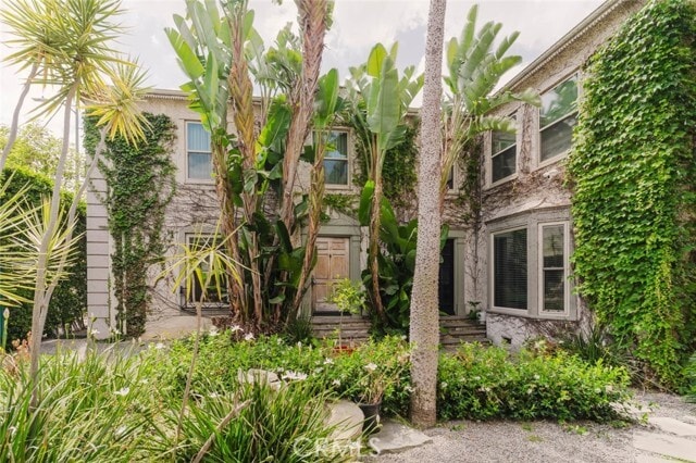 Building Photo - 5962 S San Vicente Blvd