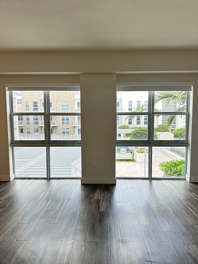 Foto del edificio - 405 NE 28th St
