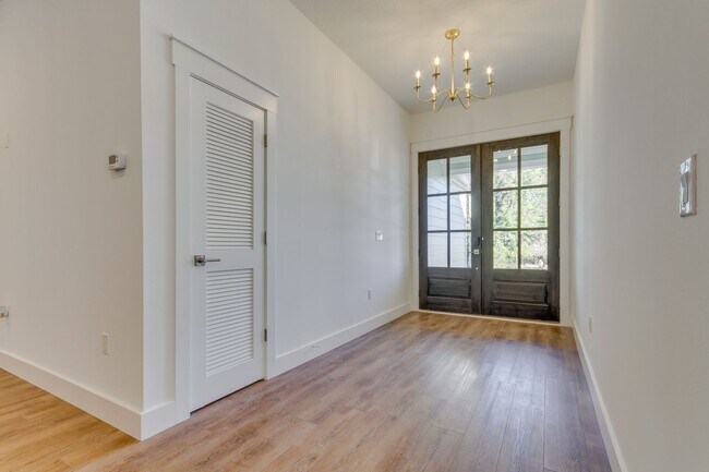 Building Photo - Gulf Breeze - 3 Bedroom, 2 Bathroom