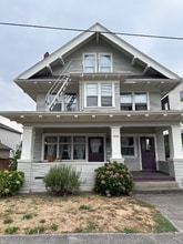 Building Photo - 2515 SE 23rd Ave