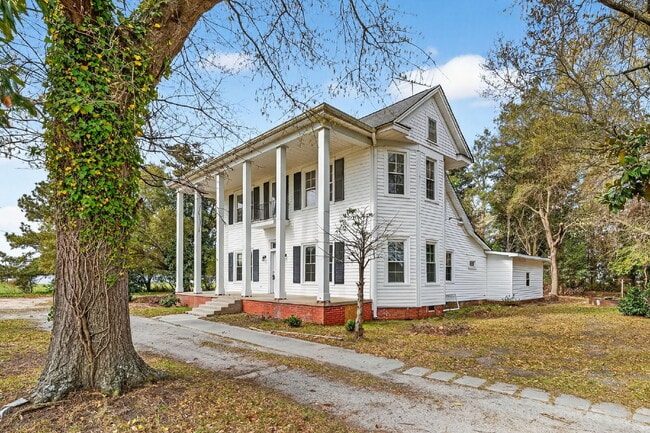 Foto del edificio - 409 Meadow Rd