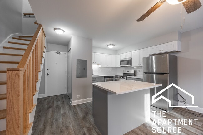 Building Photo - 744 W Gordon Terrace