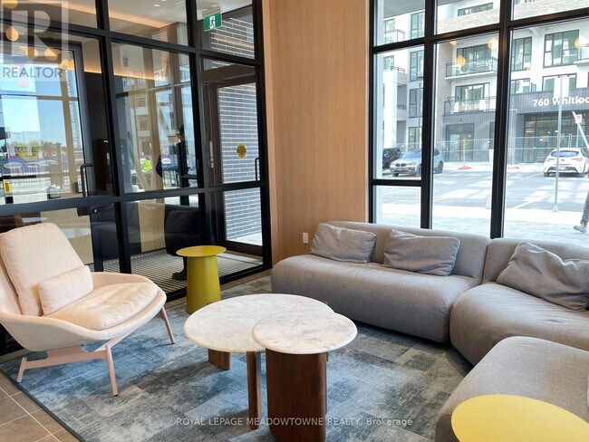 Photo du bâtiment - 770-770 Whitlock Ave