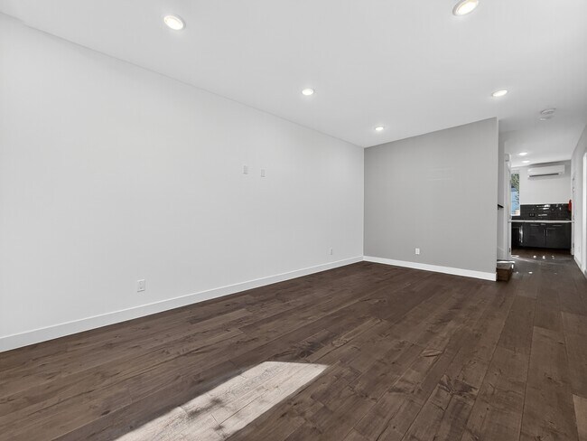 Foto del edificio - 809 NW 52nd St