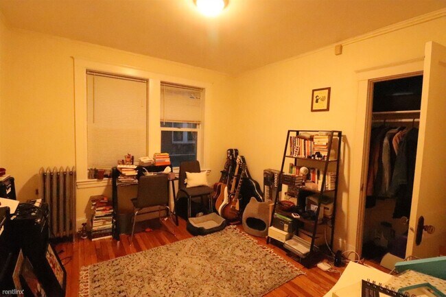 Foto del edificio - 2 br, 1 bath  - 155 Summer St Apt 3F