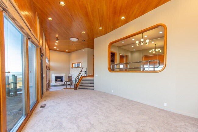 Foto del edificio - Extraordinary 5-Bed / 5-Bath Oceanfront Property in La Jolla!