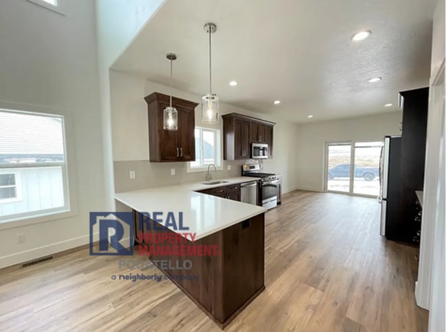 Building Photo - Brand New 3 bed 2.5 Bath Home- Double Car garage